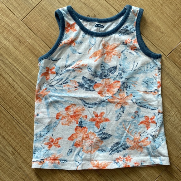 3/$10 🌺Old Navy Hawaiian Flower Tank Top in Size 2T. - Picture 2 of 4